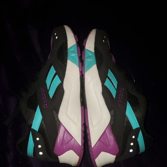 Reebok Aztrek Running Shoes - Picture 3 of 5
